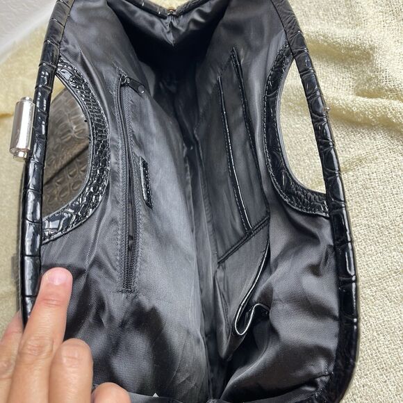 Lot of 2 Nicole Miller Faux Exotic Leather Clutch Kiss Lock‎ Black/silver - Picture 9 of 9